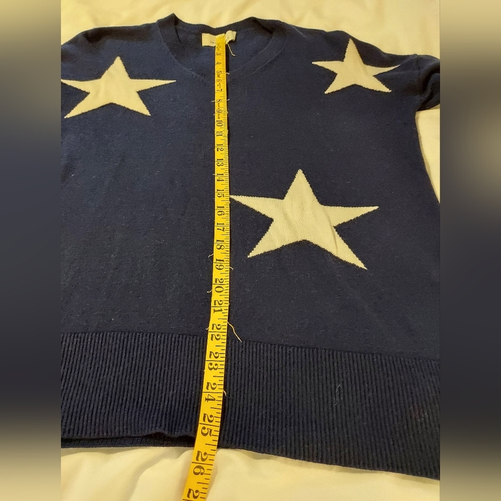 Laurie Felt Deep Blue V-Neck Sweater with White Star Design #cashmere - Picture 6 of 6